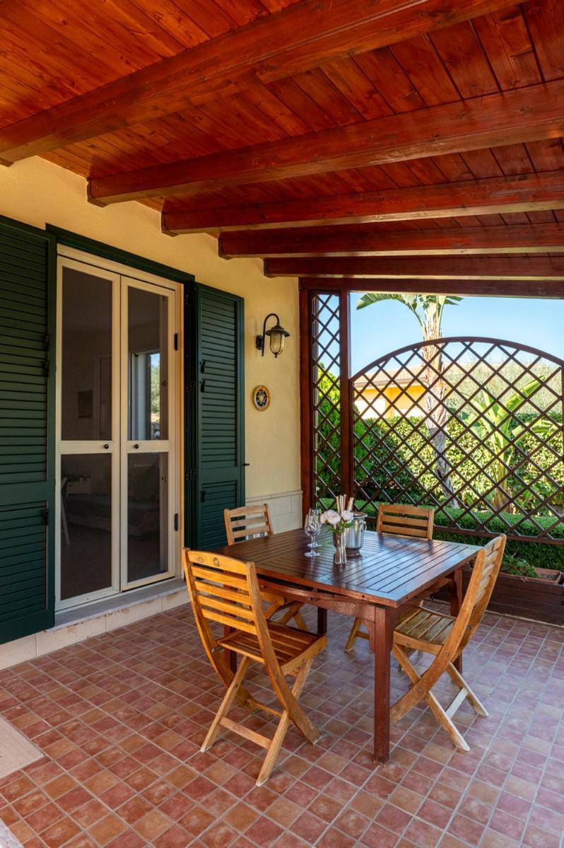 Villa Plumeria Campofelice Di Roccella Eksteriør billede