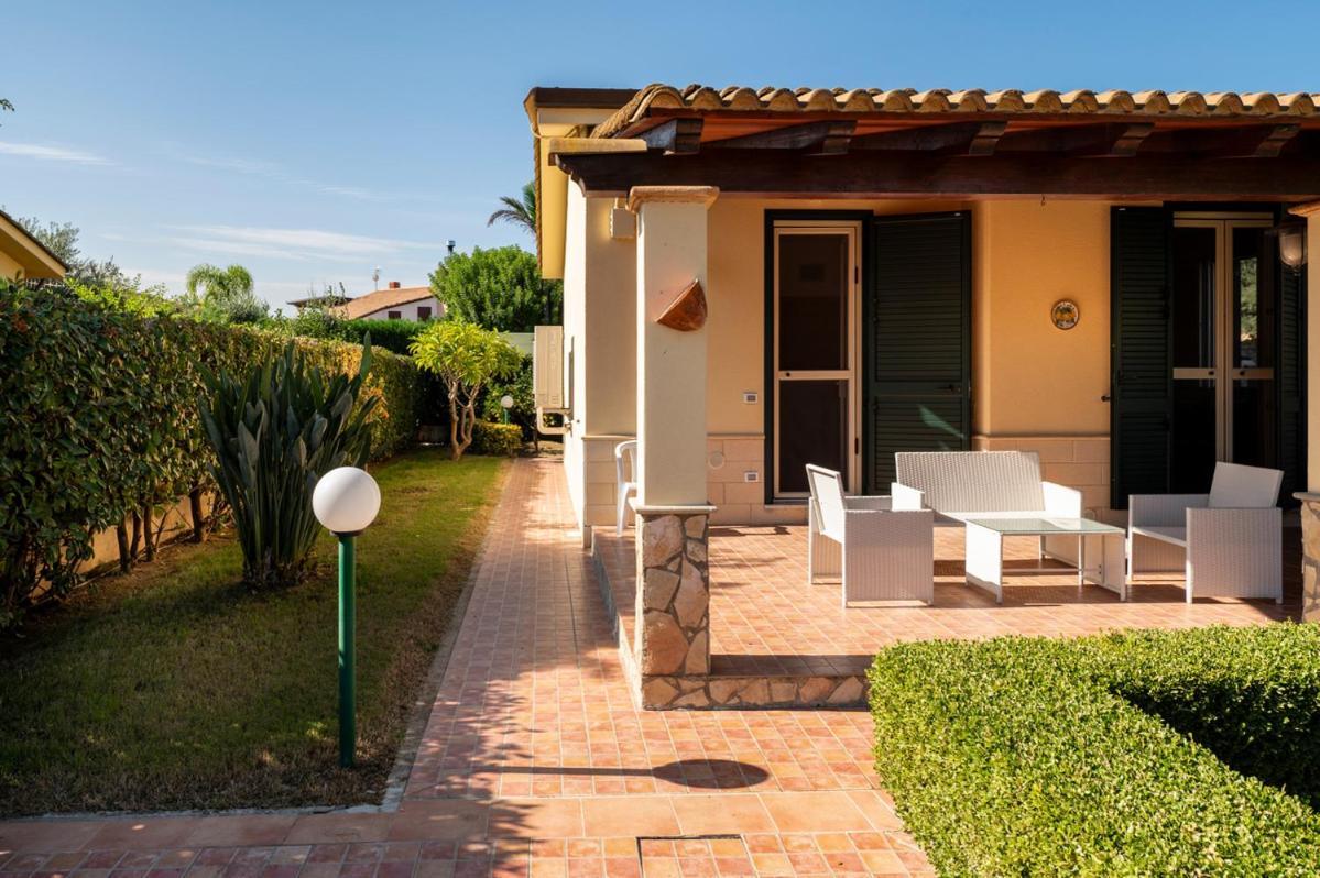 Villa Plumeria Campofelice Di Roccella Eksteriør billede