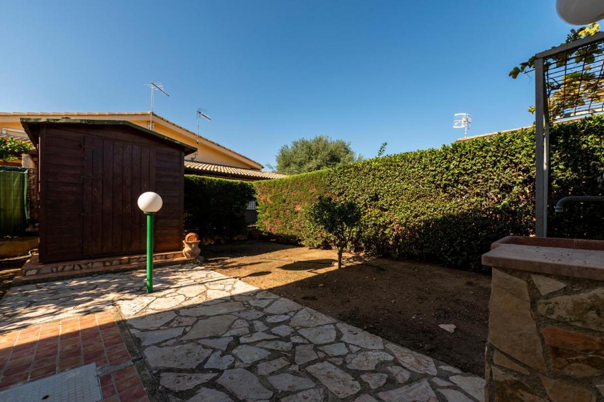 Villa Plumeria Campofelice Di Roccella Eksteriør billede