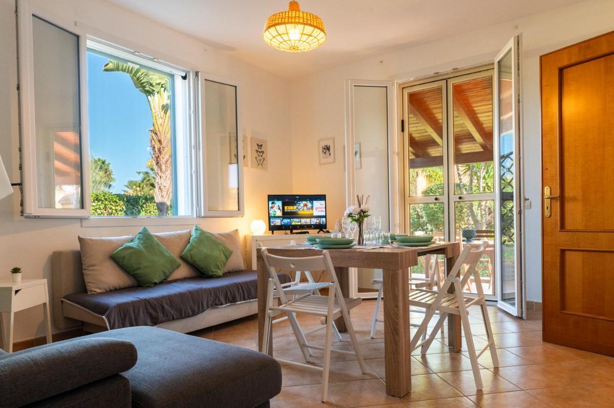 Villa Plumeria Campofelice Di Roccella Eksteriør billede